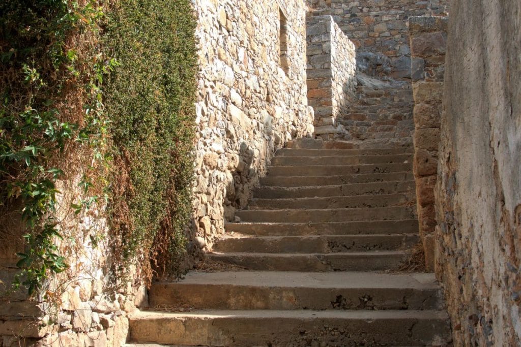 Emmanouil Grammatikakis – historic streets and steps of Spinalonga